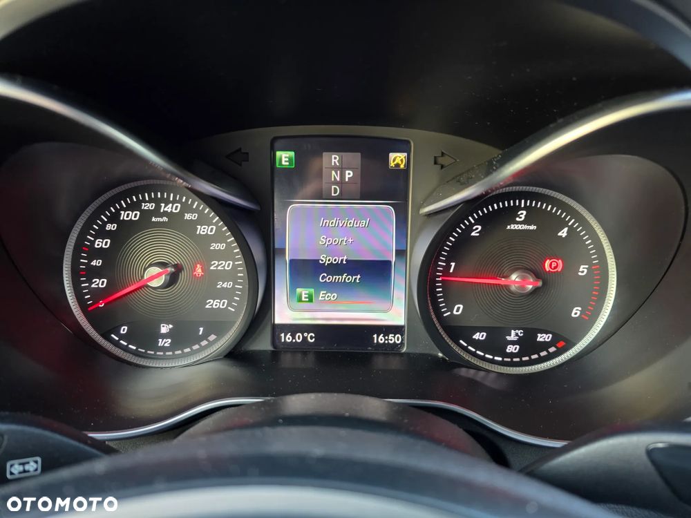 Mercedes-Benz GLC - 33