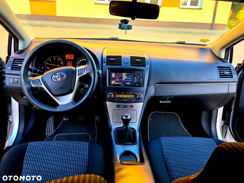 Toyota Avensis - 30