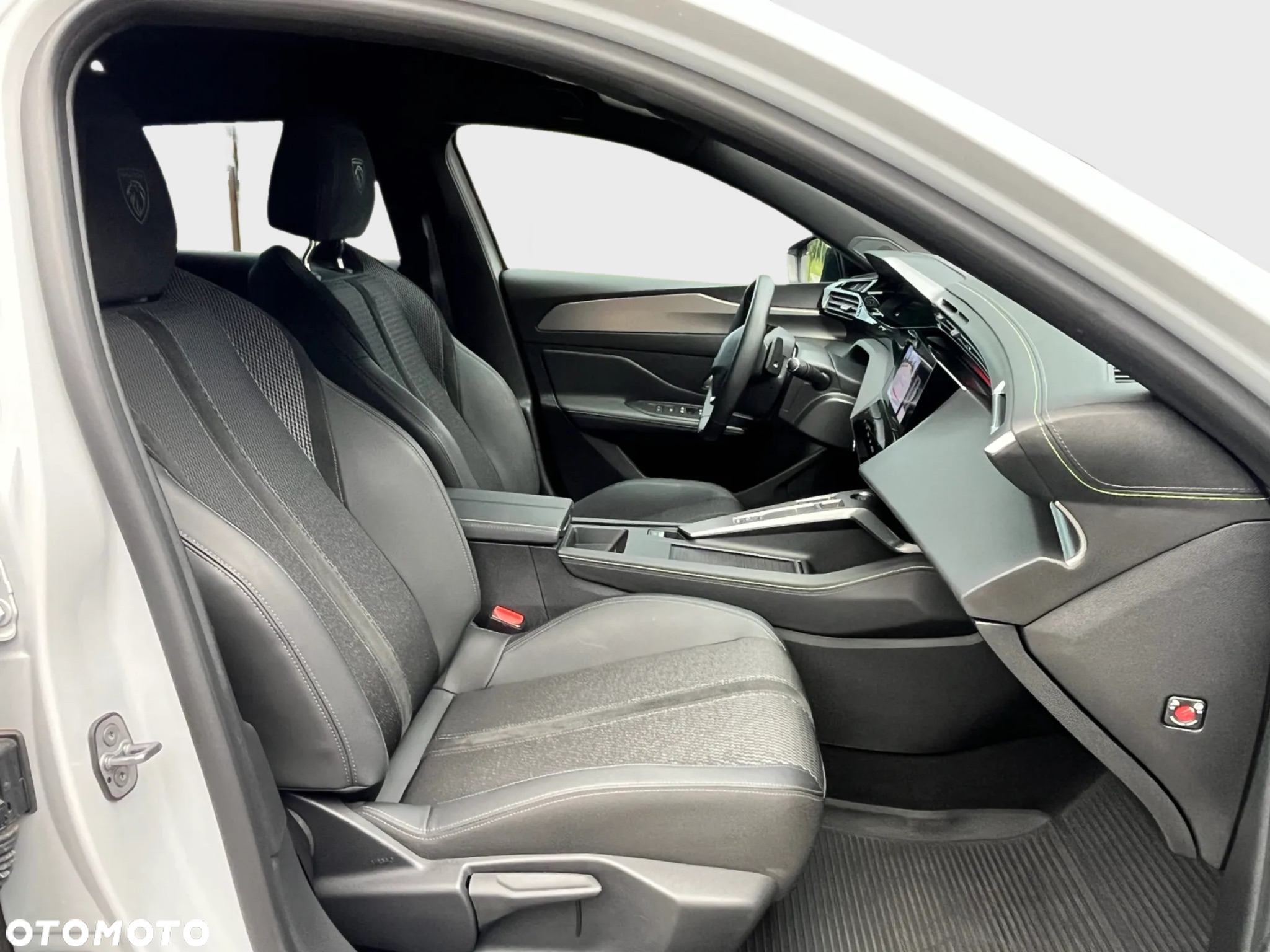 Peugeot 308 1.2 PureTech GT S&S EAT8 - 28