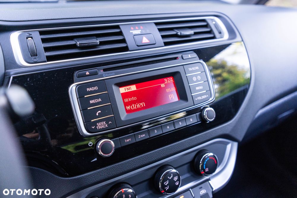 Kia Rio 1.4 L - 22