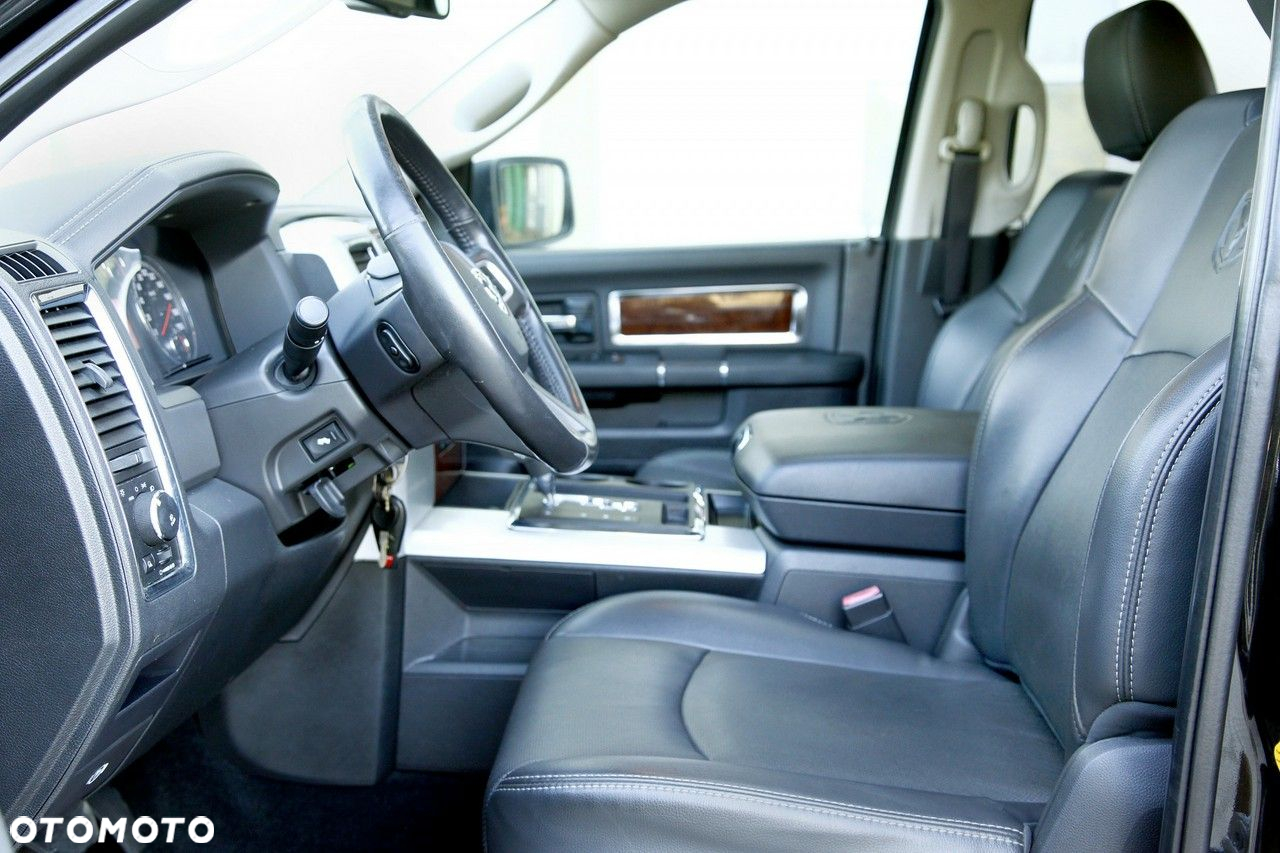 Dodge RAM - 16
