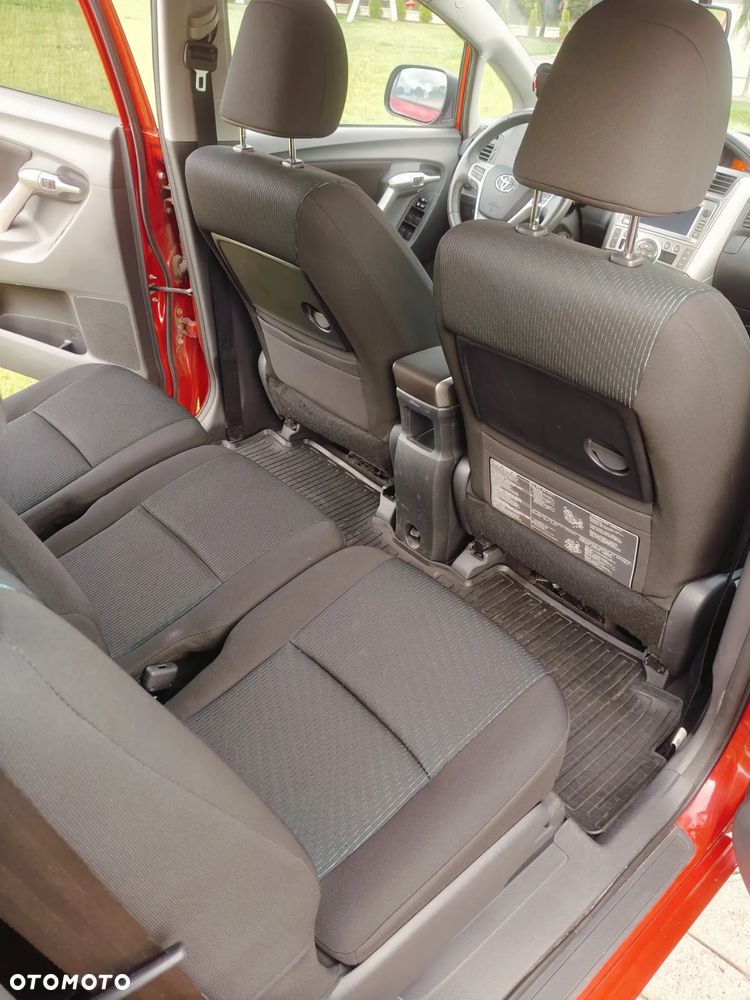 Toyota Verso 1.8 5-Sitzer Comfort - 9