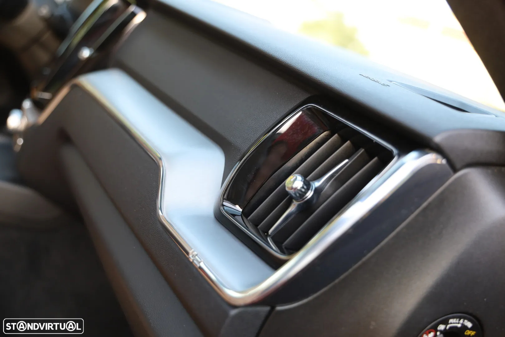 Volvo XC 60 2.0 D3 Momentum Plus - 34