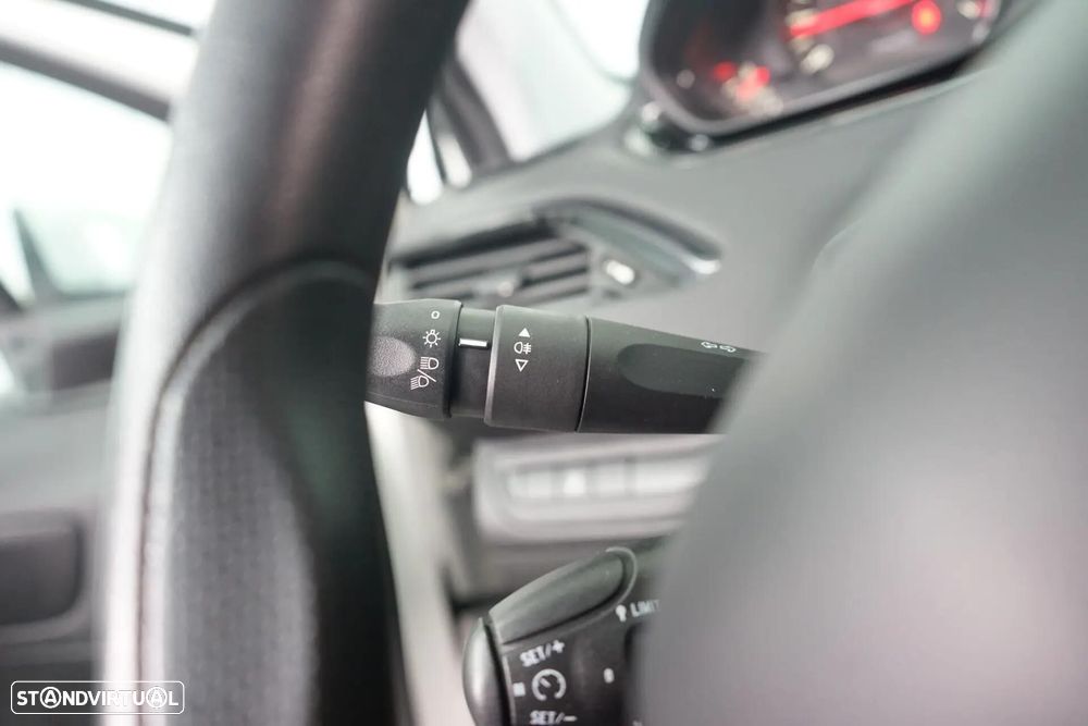 Peugeot 208 1.0 PureTech Access - 19