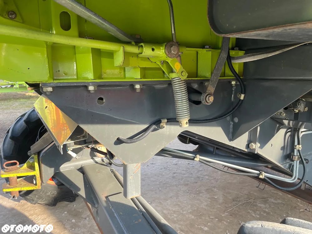 Claas Medion 330 - 11
