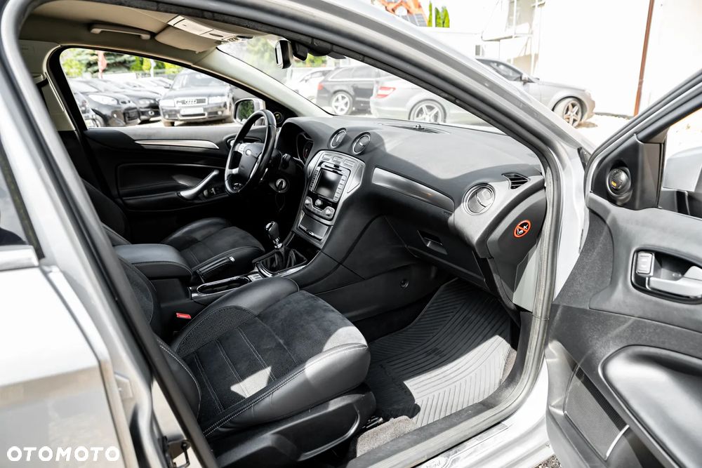 Ford Mondeo 2.5 Titanium X - 14