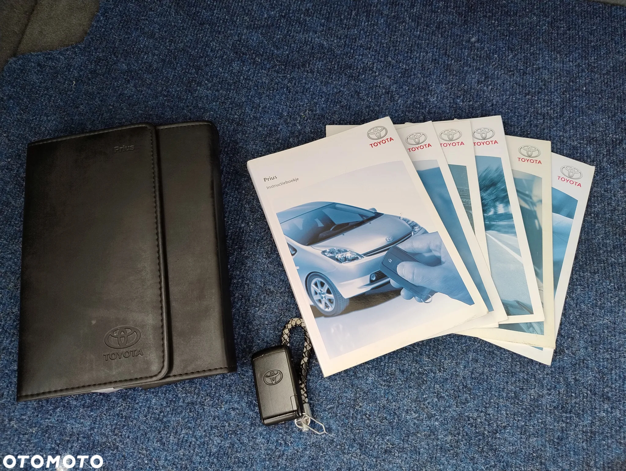Toyota Prius - 12
