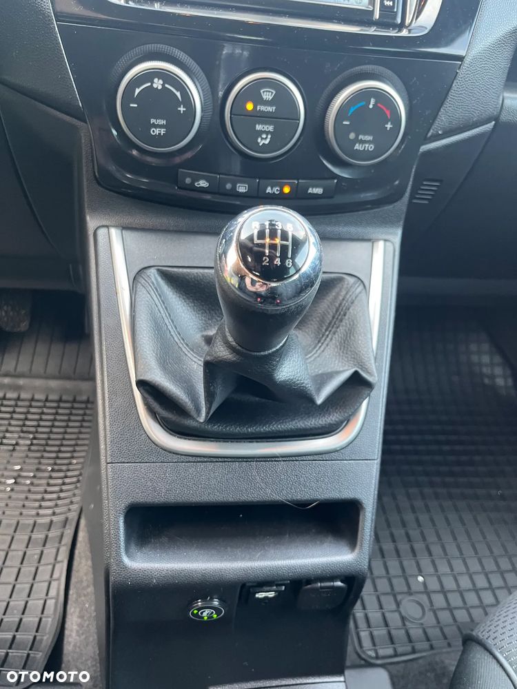 Mazda 5 - 16
