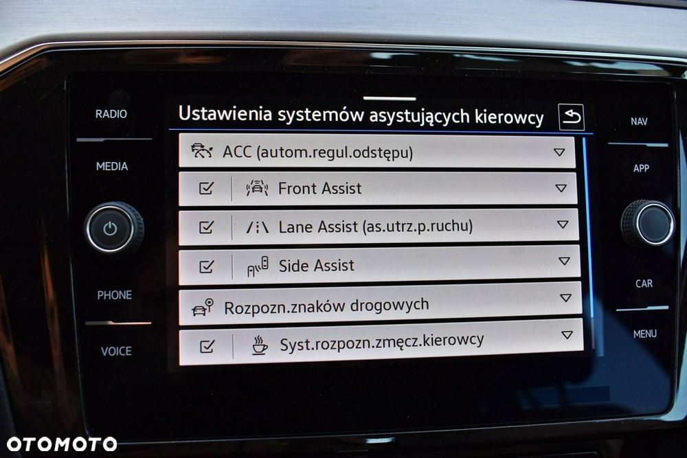 Volkswagen Passat Variant 2.0 TSI Elegance DSG - 23