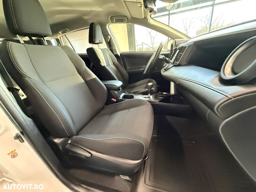 Toyota RAV4 2.5 4x4 Hybrid Executive - 8