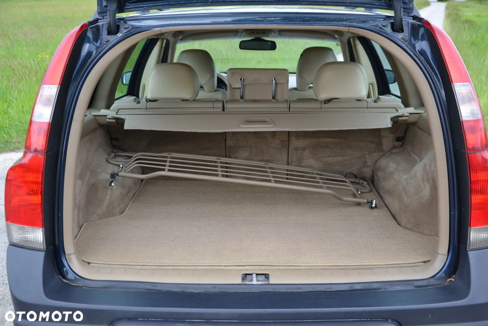 Volvo XC 70 AWD Premium - 22