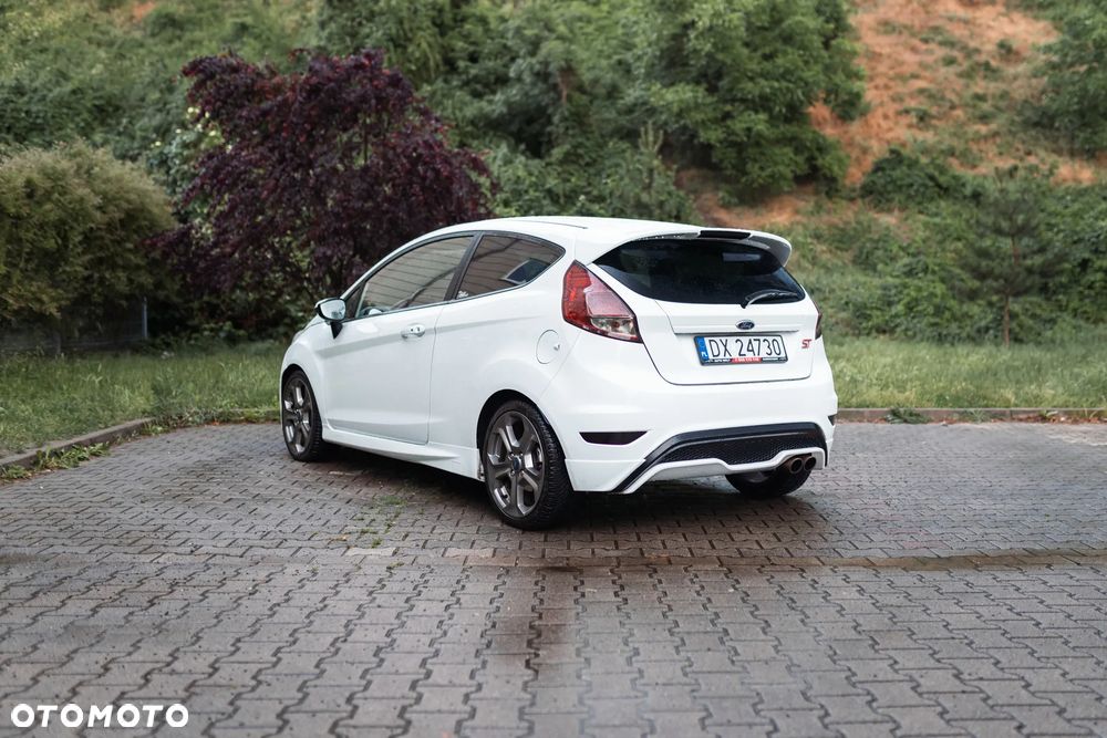 Ford Fiesta - 18