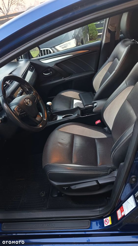 Toyota Avensis 1.8 Prestige - 24