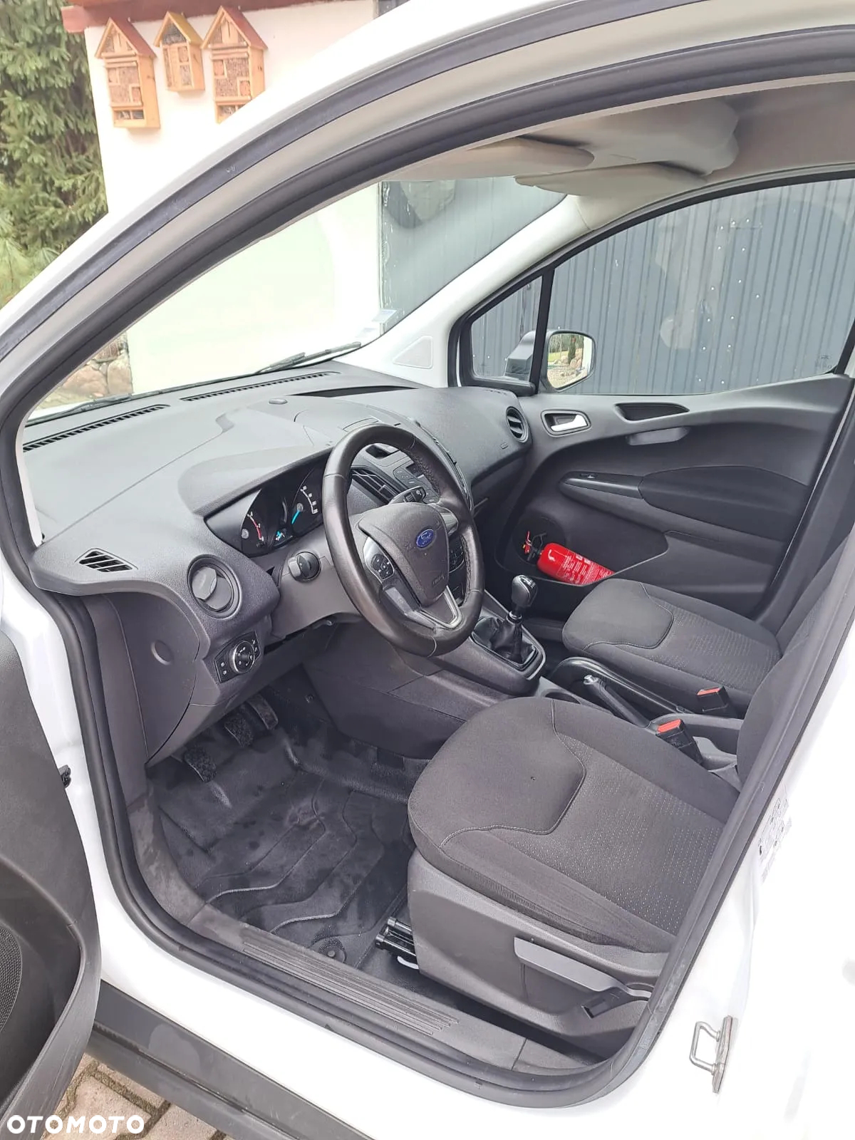 Ford Transit Courier - 9