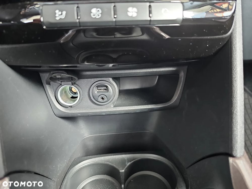 Peugeot 2008 1.2 Pure Tech Allure S&S - 28