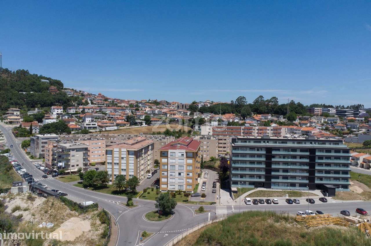 Fantástico Apartamento T2 localizado no Covelo, em Calendário - Grande imagem: 5/21