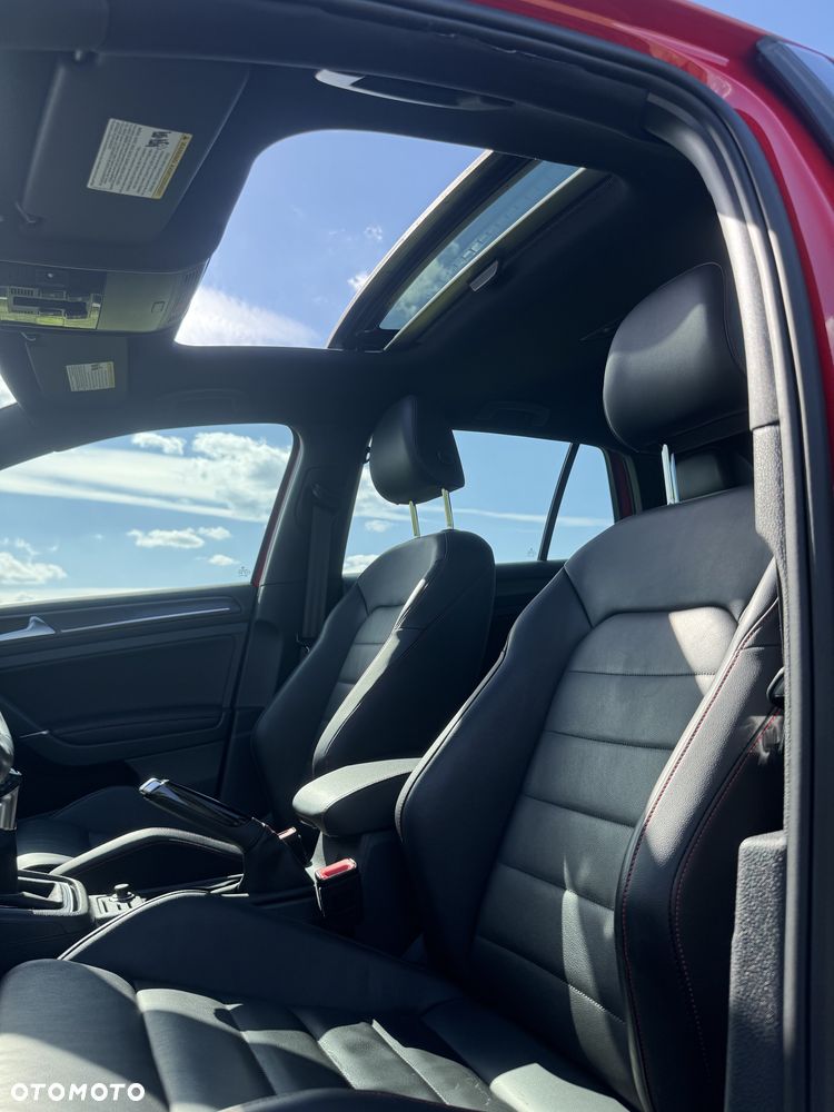 Volkswagen Golf - 14