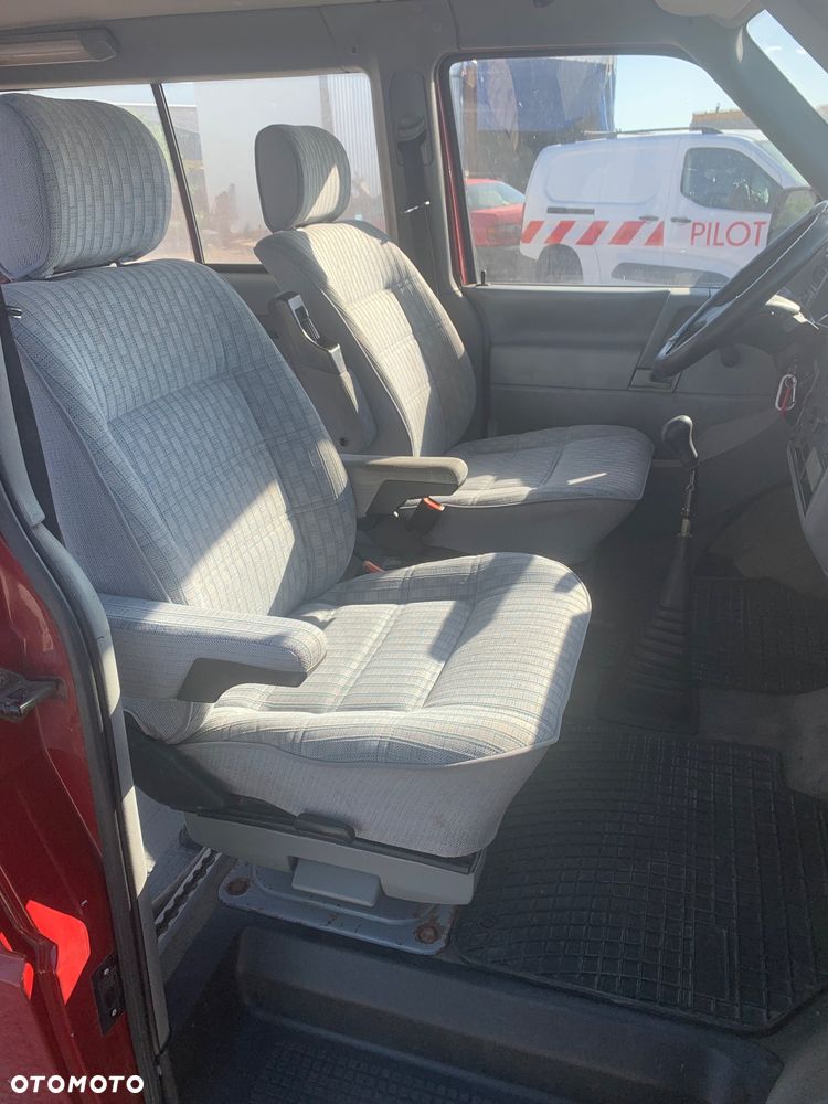 Volkswagen Multivan - 28