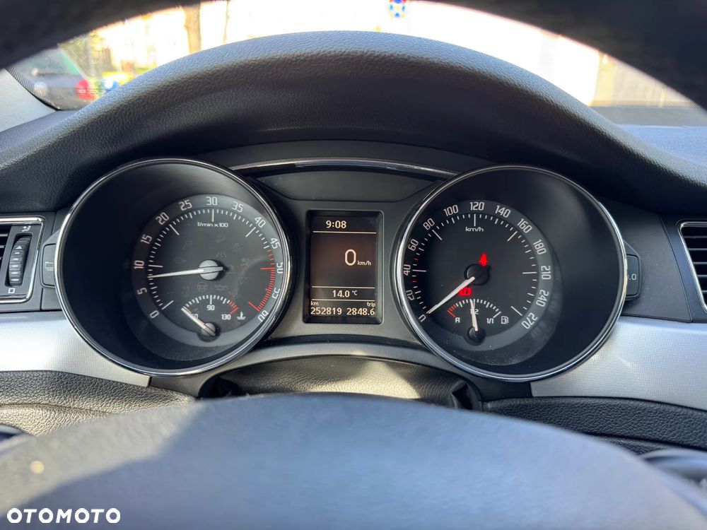Skoda Superb 2.0 TDI PD Elegance - 16