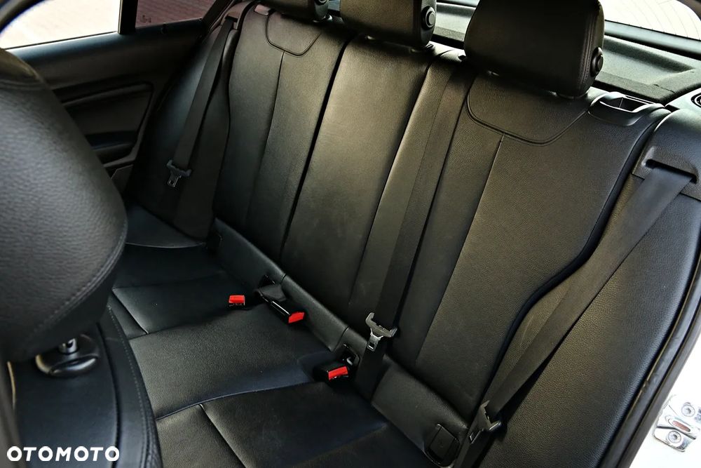BMW Seria 1 118d Urban Line - 33