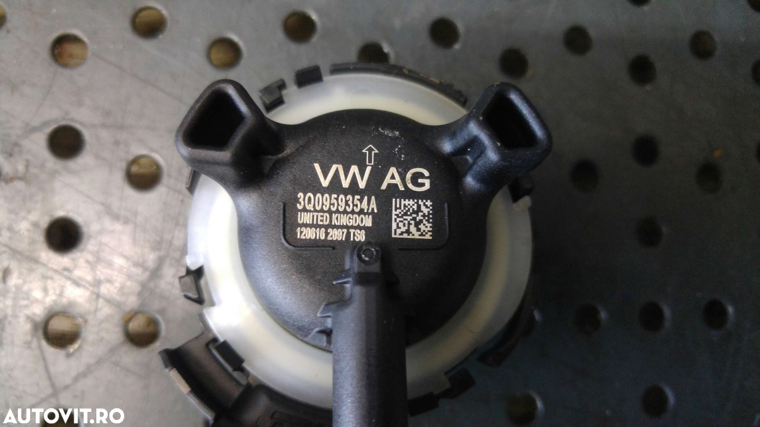 Senzor impact dreapta fata skoda octavia 3 5e3 nl3 nr3 3q0959354a - 2