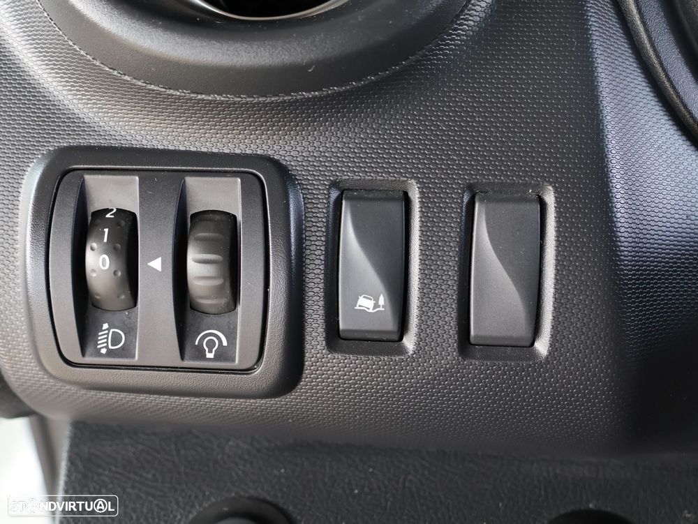 Renault Trafic 2.0 dCi L1H1 1.0T - 40