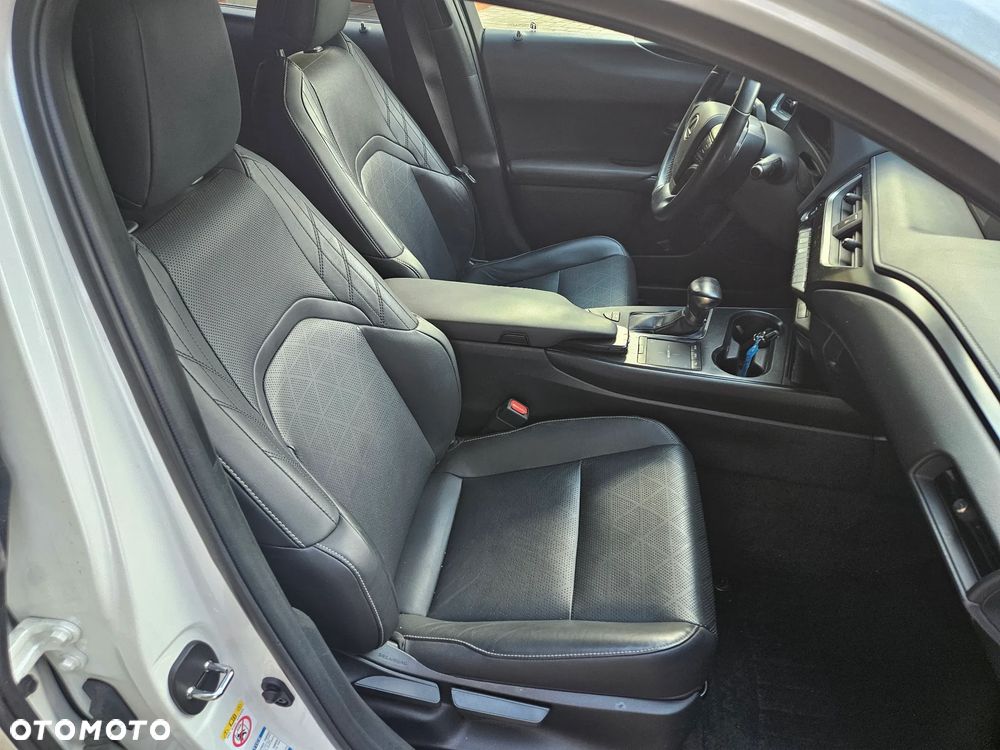 Lexus UX 250h (E-FOUR) Luxury Line - 10