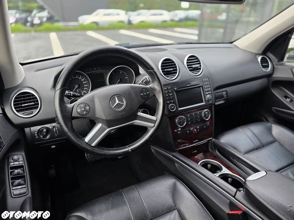 Mercedes-Benz ML - 21