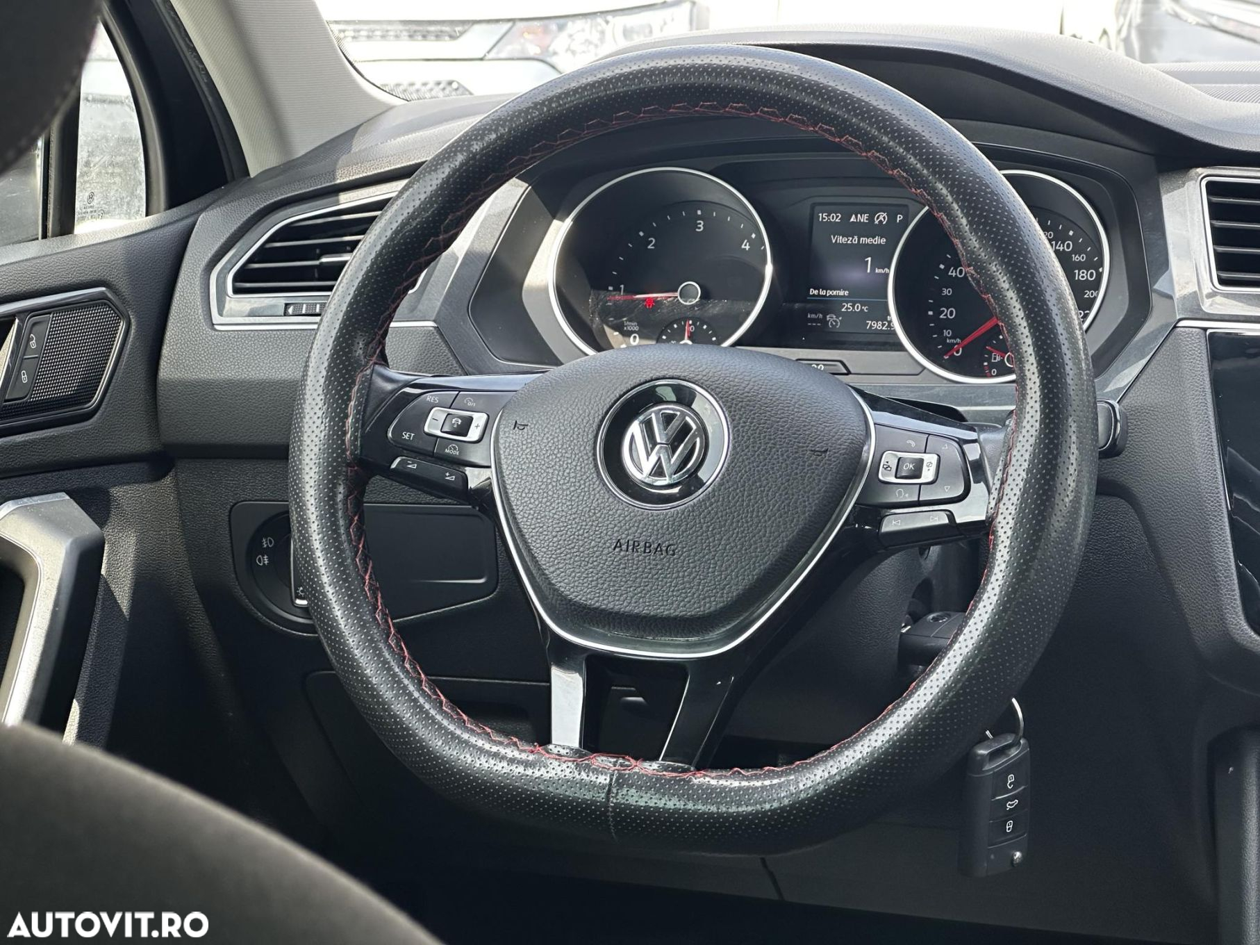Volkswagen Tiguan - 10