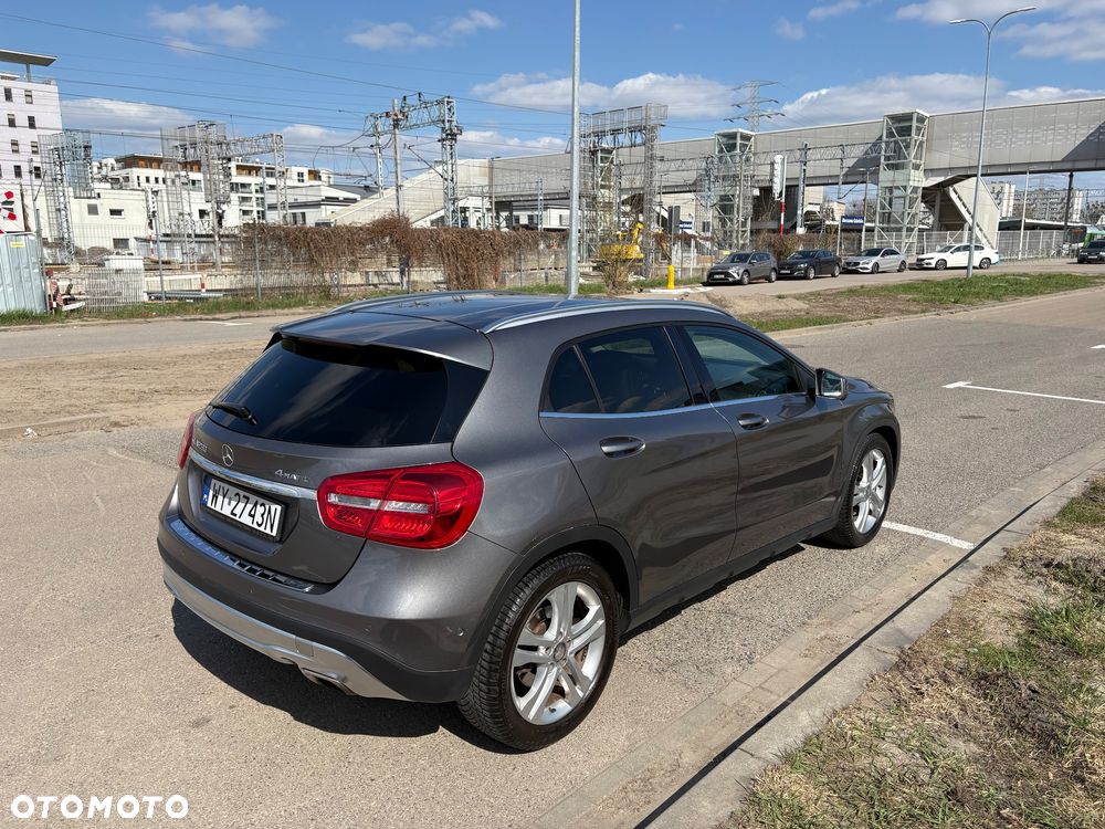 Mercedes-Benz GLA 250 4-Matic - 8