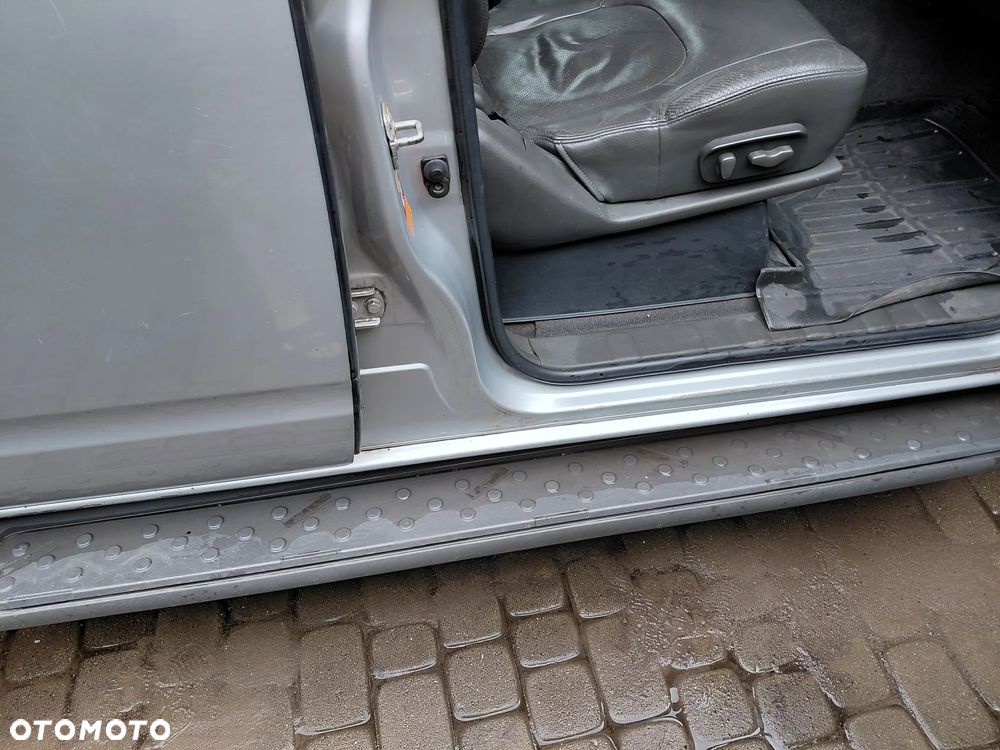 Nissan Pathfinder 2.5 DCi Elegance + - 10