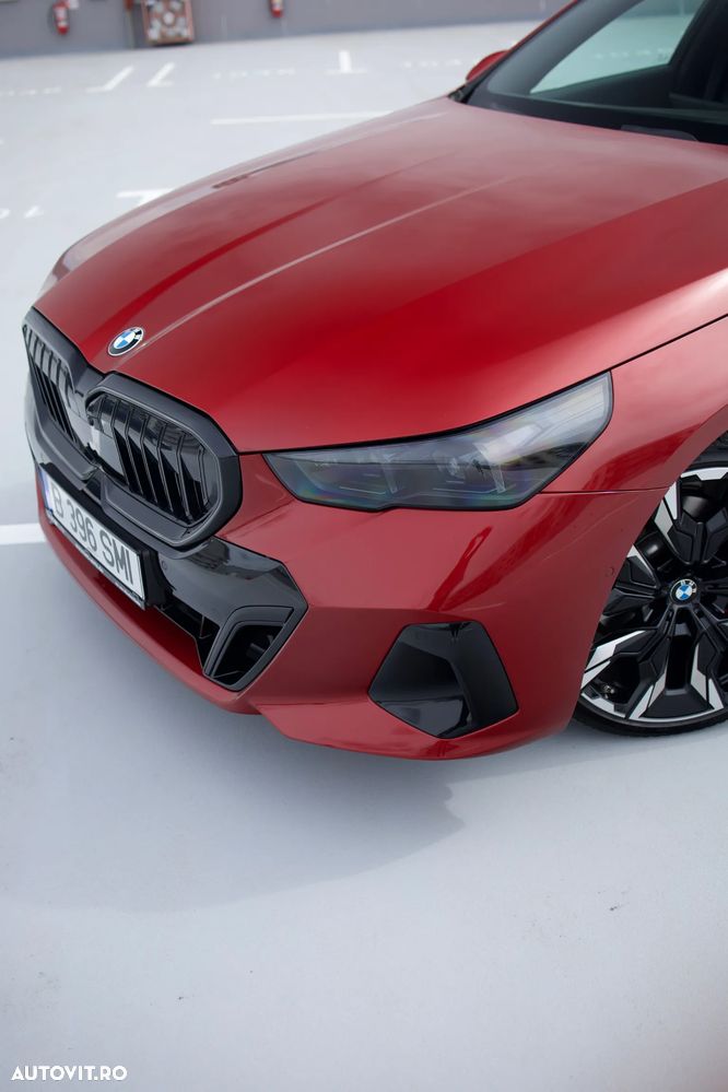 BMW Seria 5 2024 photo 2