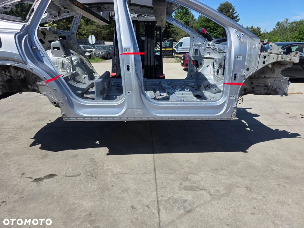 ĆWIARTKA PRÓG PRAWY PRAWA STRONA PASAŻERA AUDI Q4 E-TRON ORYGINAŁ ! - 2
