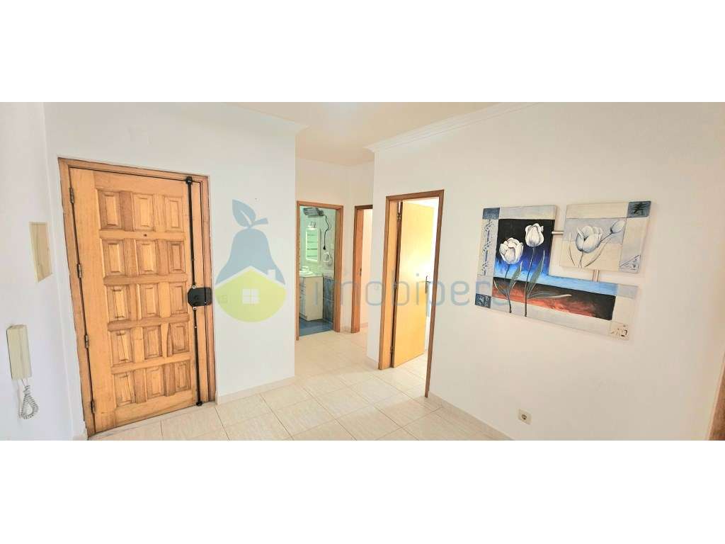 Algarve, Armação de Pêra; 
Fabuloso apartamento T2 encontra-se cer... - Grande imagem: 2/32