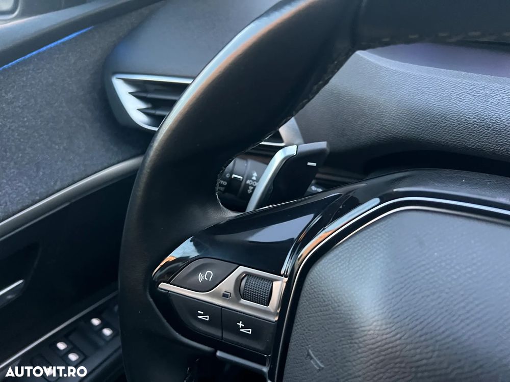 Peugeot 3008 1.2 PureTech 130 EAT8 GT - 18