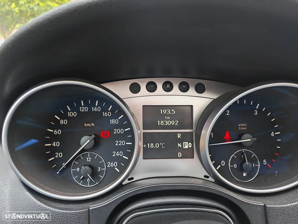 Mercedes-Benz ML 320 CDI - 21