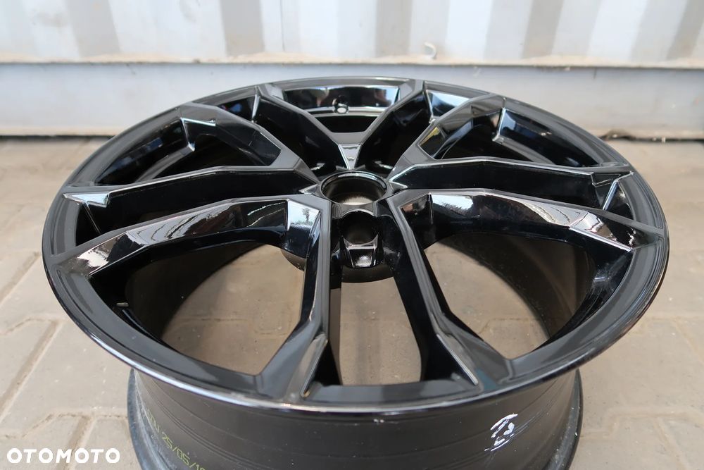 AD3 Felga Audi 4S0601025AM 8,5x19et42 - 2