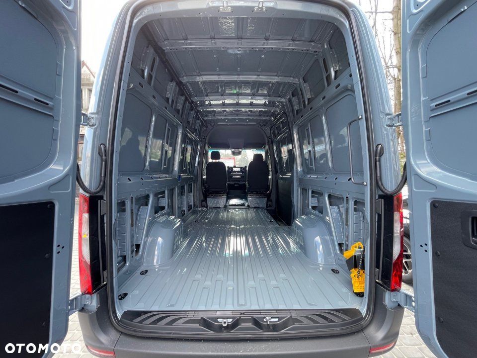 Mercedes-Benz Sprinter - 5