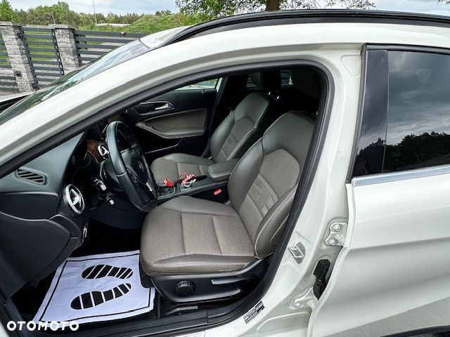 Mercedes-Benz GLA 200 - 9