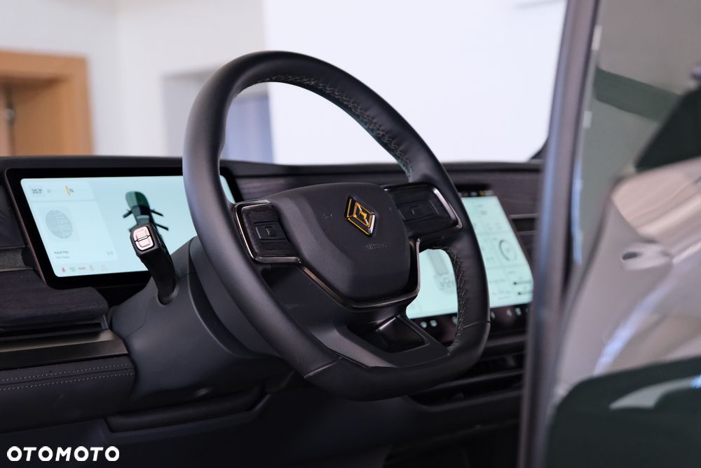 Rivian R1S - 24