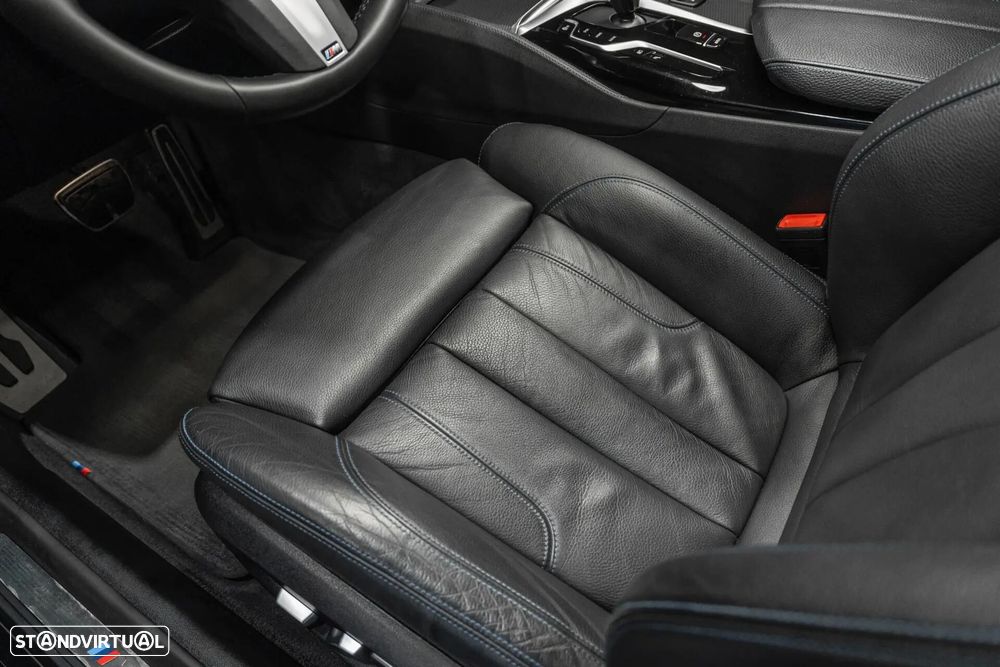 BMW 530 e Pack Desportivo M - 24