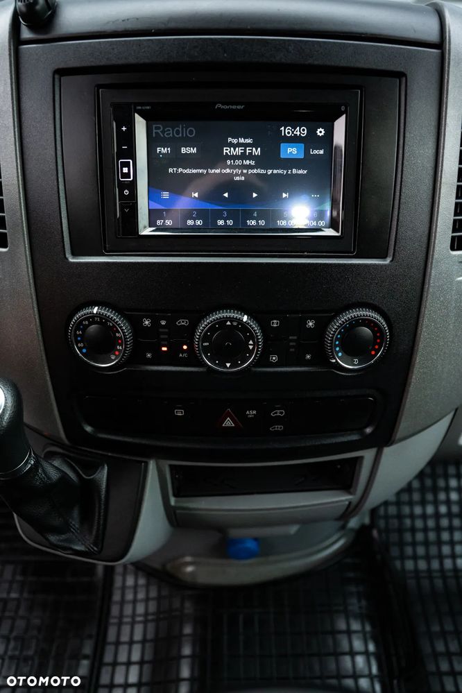 Mercedes-Benz Sprinter - 16