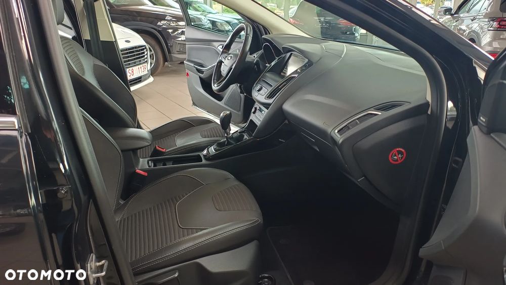 Ford Focus 1.5 EcoBoost Titanium ASS - 23