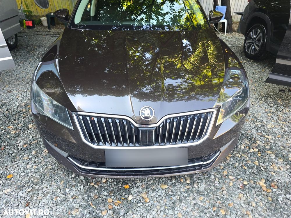 Skoda Superb 2.0 TDI DSG Ambition - 8