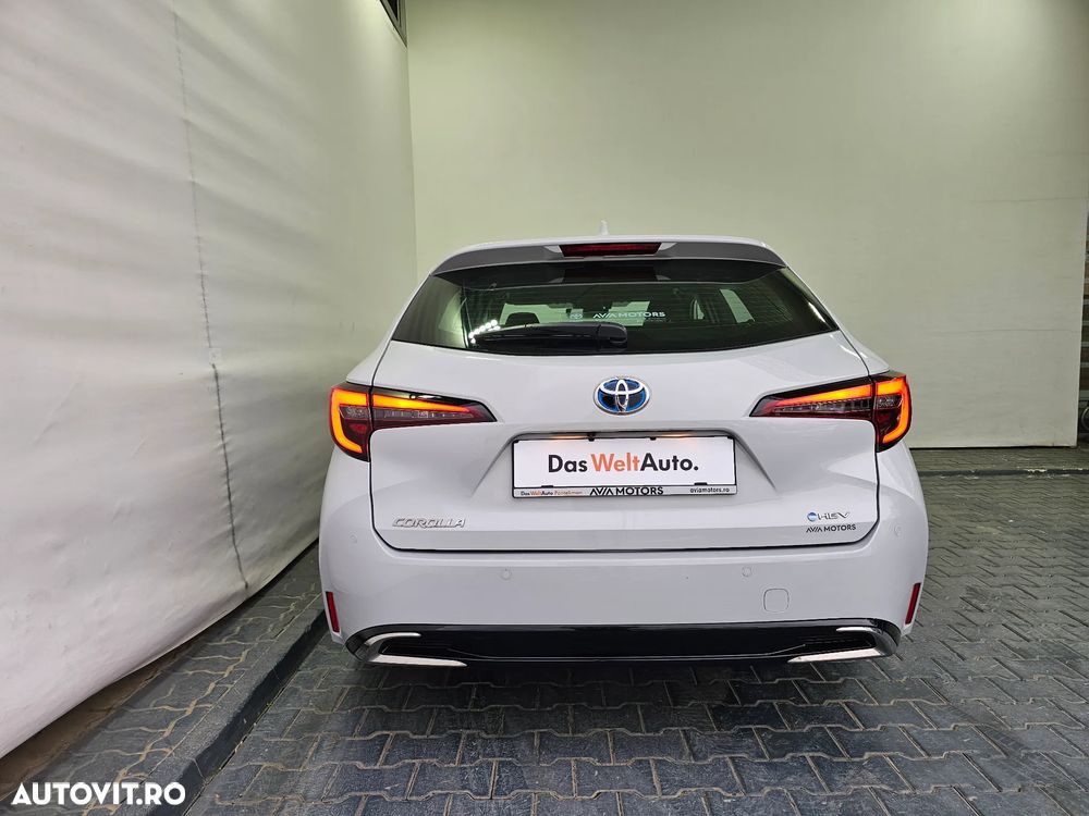 Toyota Corolla 1.8 HSD Business - 18