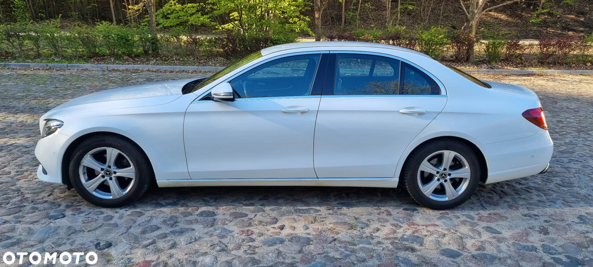Mercedes-Benz Klasa E 200 9G-TRONIC - 2