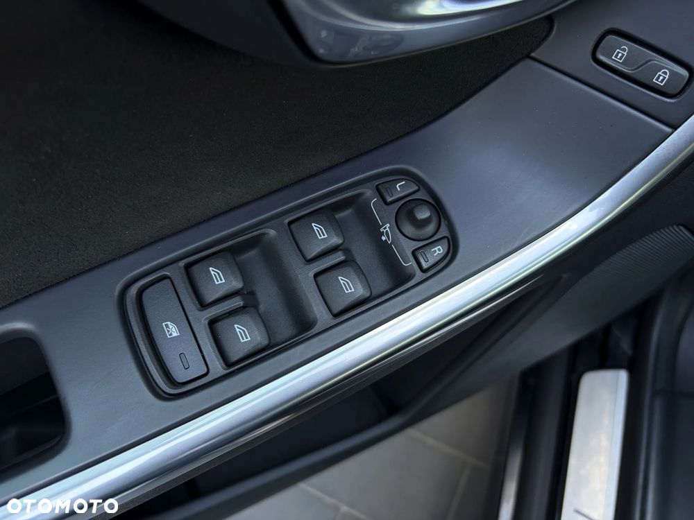 Volvo XC 60 D4 Geartronic RDesign - 31