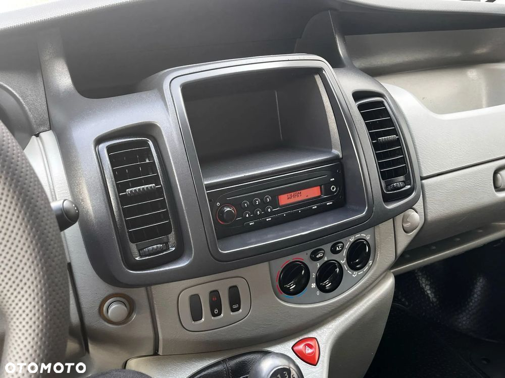 Opel Vivaro - 9
