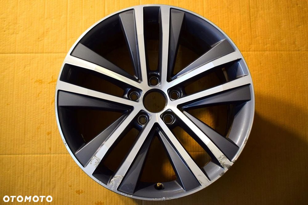 VW 18 Sharan 7N0 Nowy Model Oryginał - 1