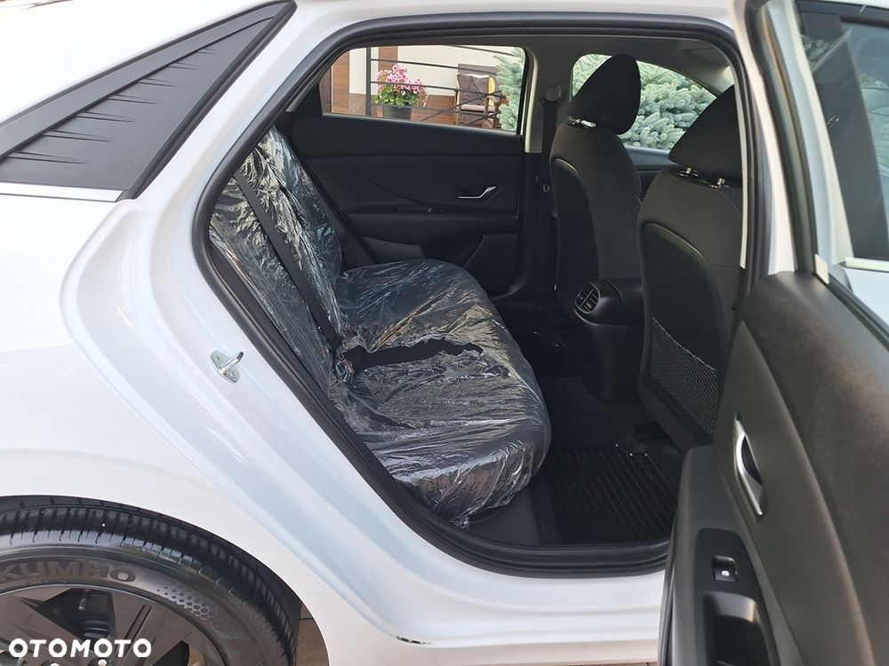 Hyundai Elantra 1.6 Smart - 10